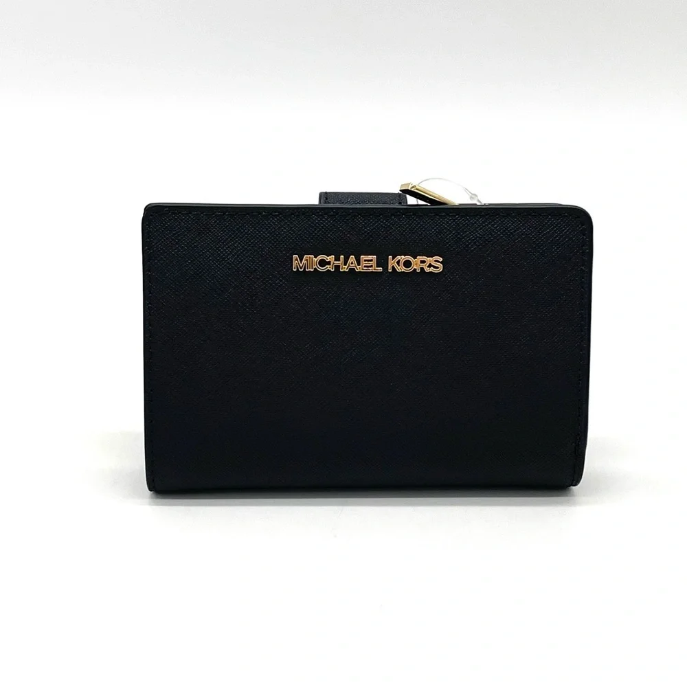 Michael Kors Medium Bifold Zip Corner Wallet